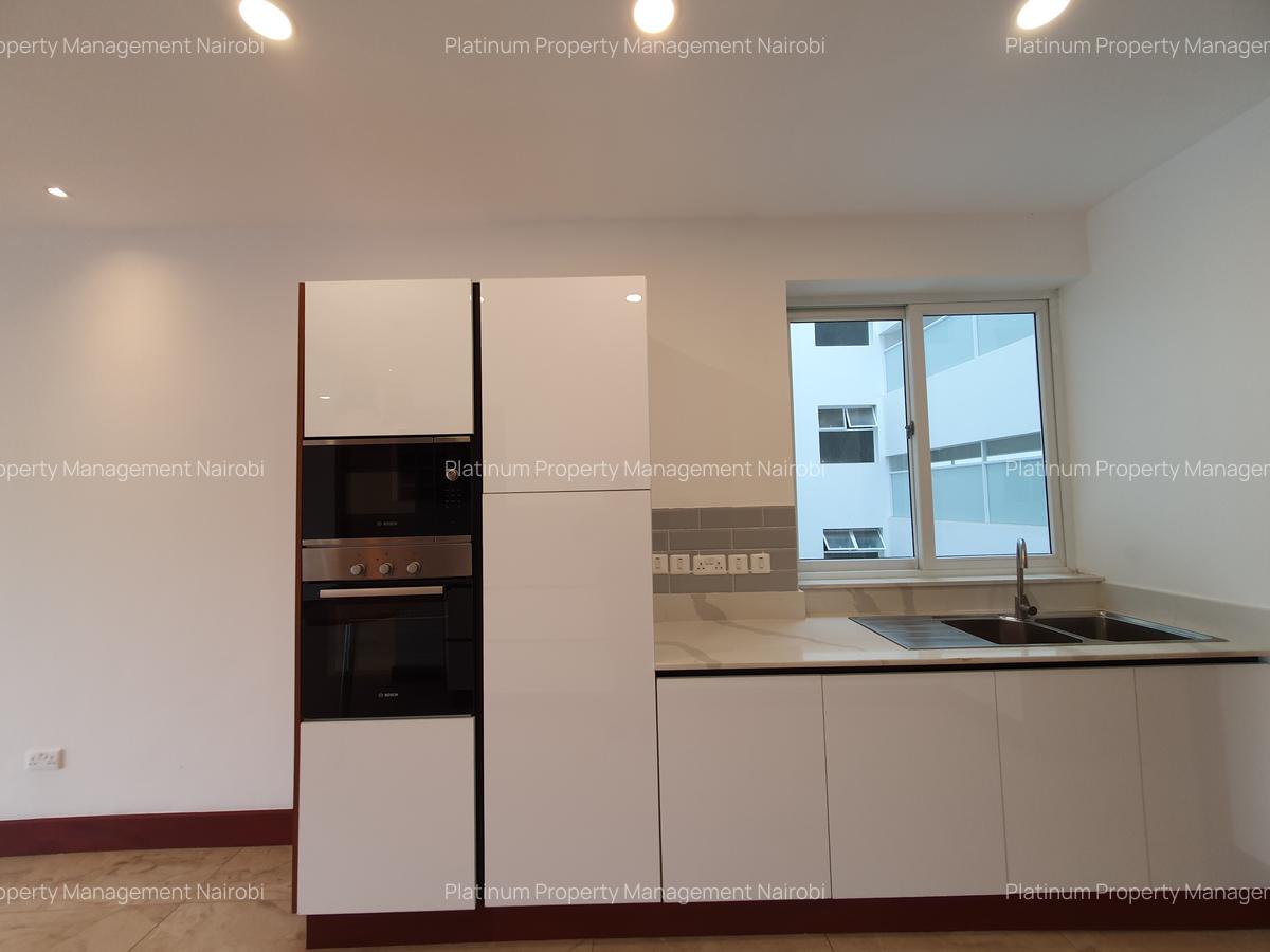 3 Bed Apartment with En Suite at The Colosseum - 9