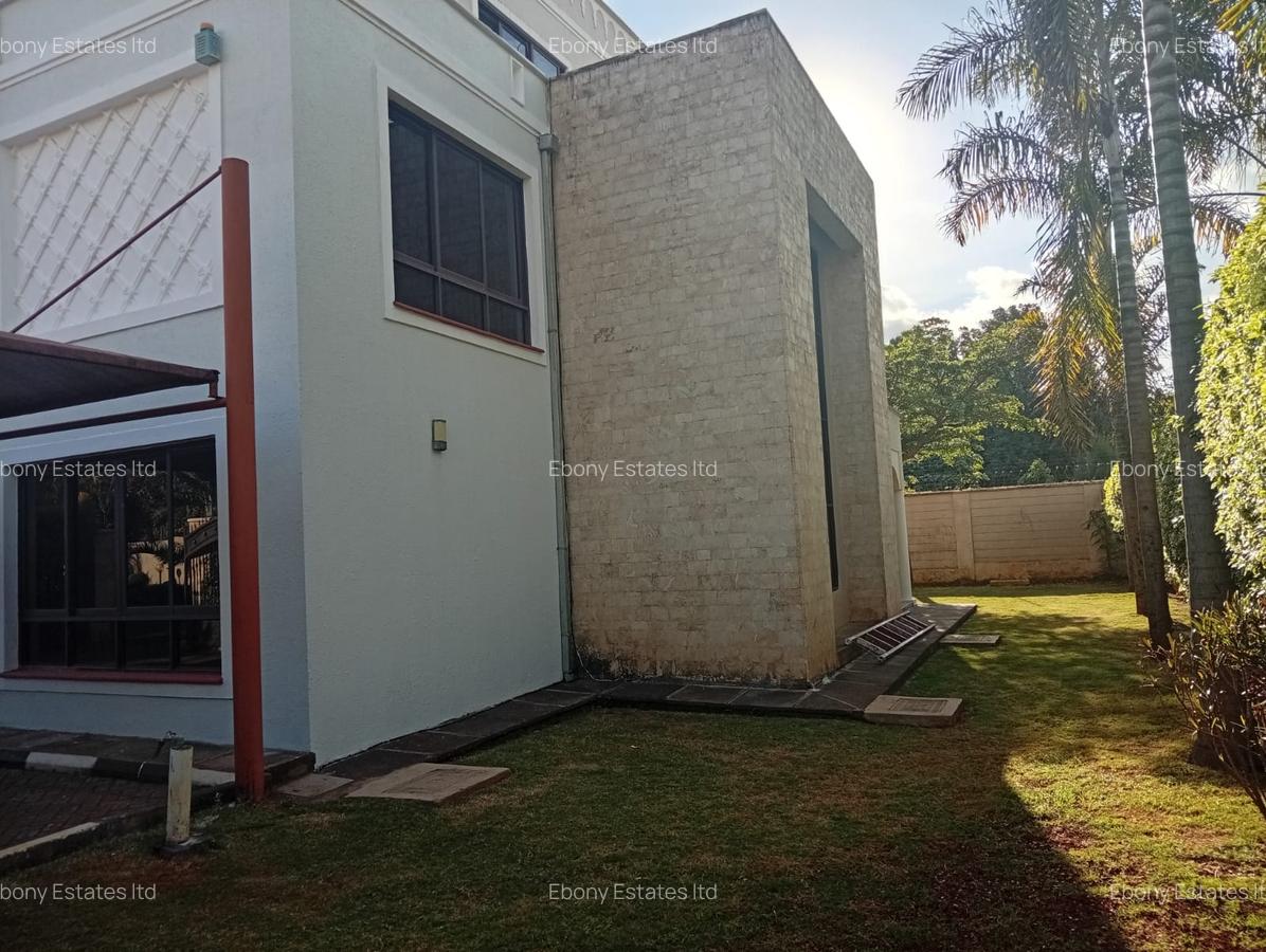 4 Bed Townhouse with En Suite in Lavington - 10