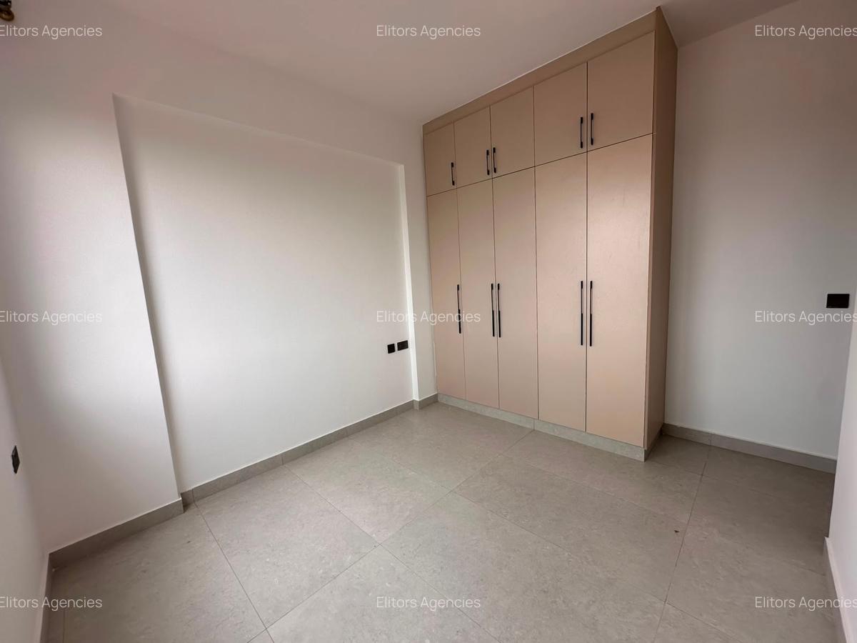 3 Bed Apartment with En Suite at Brookside Drive - 12