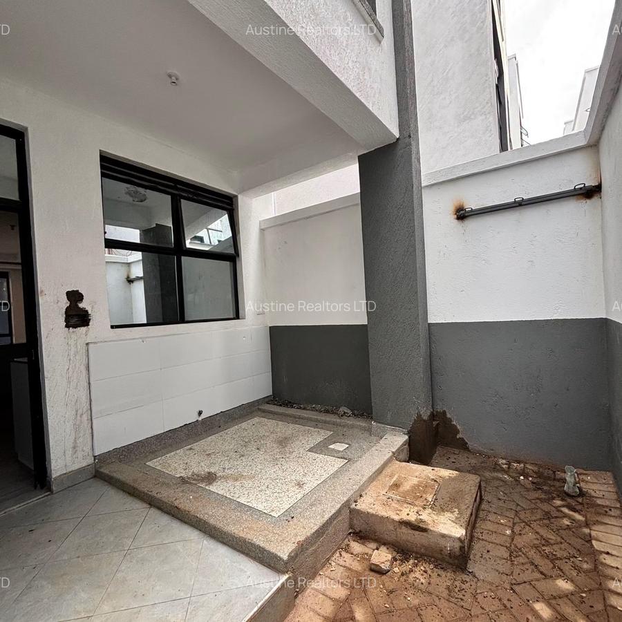 4 Bed Townhouse with En Suite at Eastern Bypass - 19