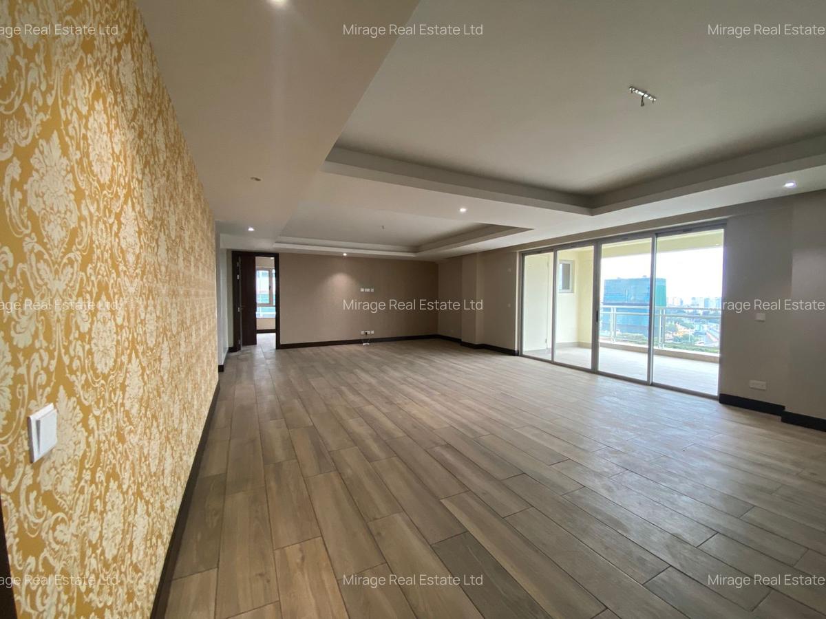 3 Bed Apartment with En Suite in Parklands - 8