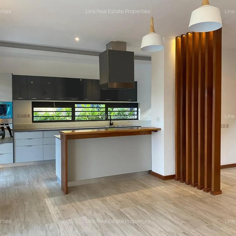 3 Bed House with En Suite in Rosslyn - 4