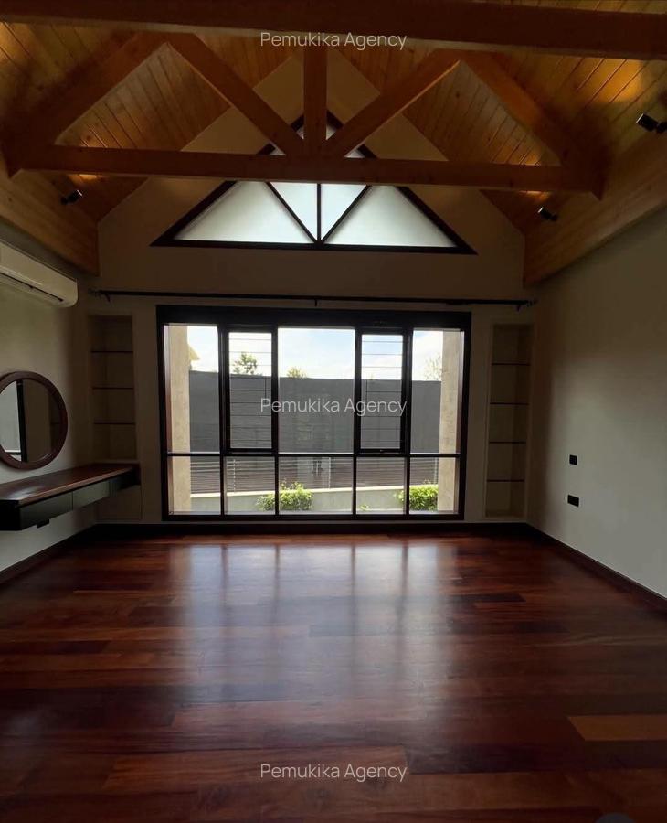 5 Bed Townhouse with En Suite in Runda - 12