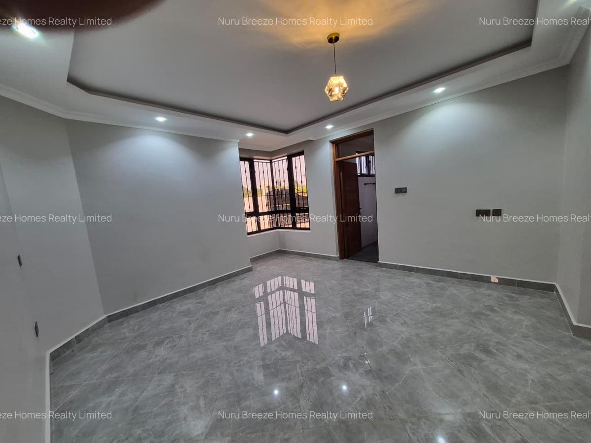 5 Bed House with En Suite in Runda - 19