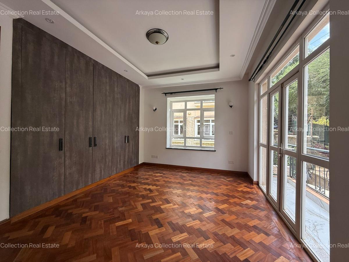5 Bed Townhouse with En Suite in Lavington - 17