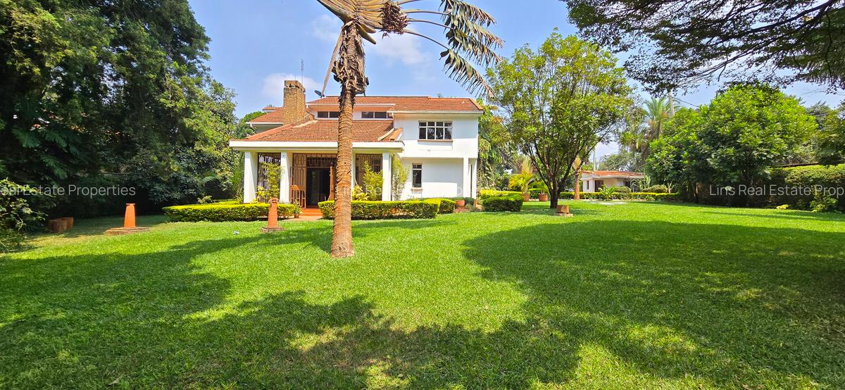 5 Bed House with En Suite in Runda - 1