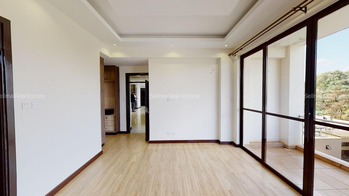 4 Bed Apartment with En Suite at General Mathenge - 19