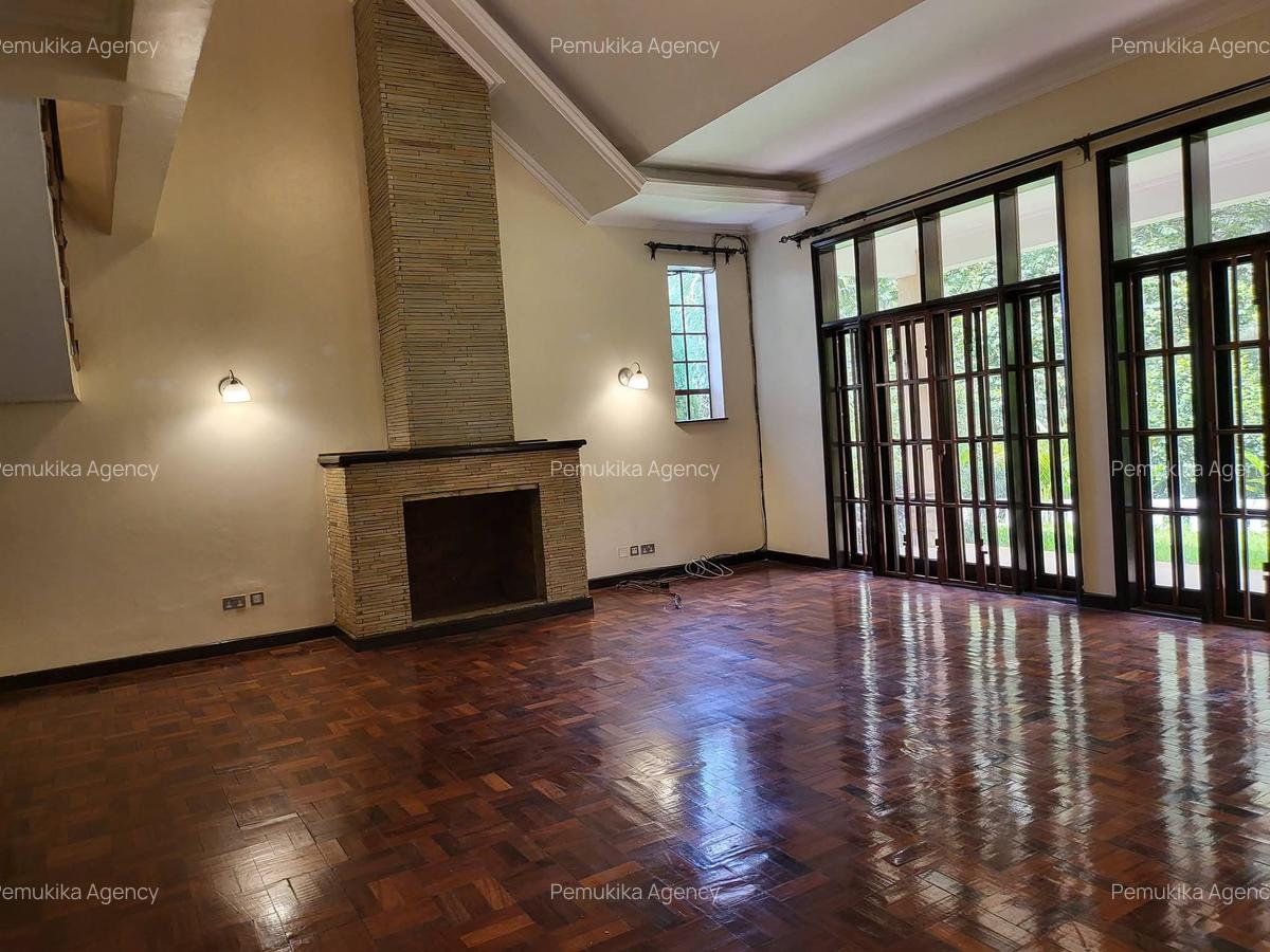5 Bed Townhouse with En Suite in Rosslyn - 13