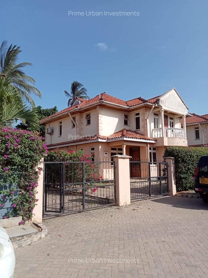 4 Bed Townhouse with En Suite in Mtwapa - 2