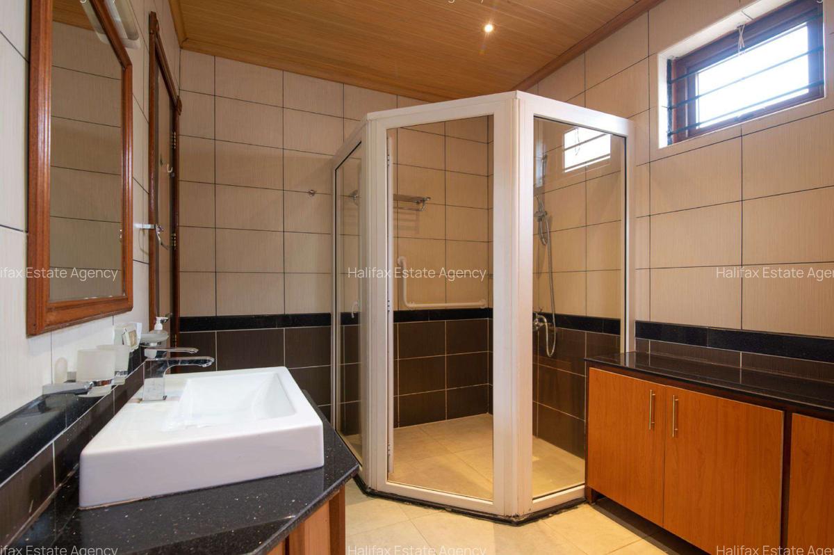 5 Bed Townhouse with En Suite in Spring Valley - 8