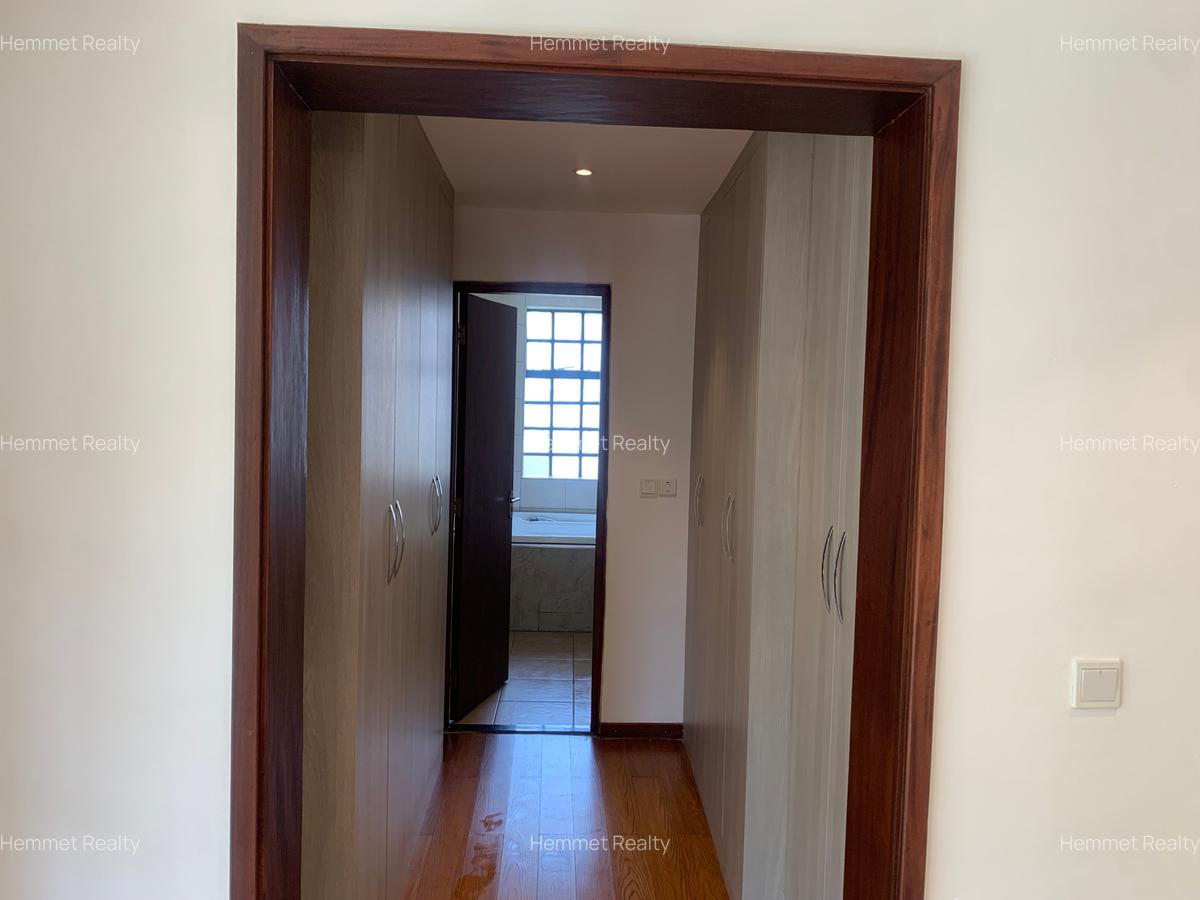 4 Bed Villa with En Suite in Kitisuru - 12