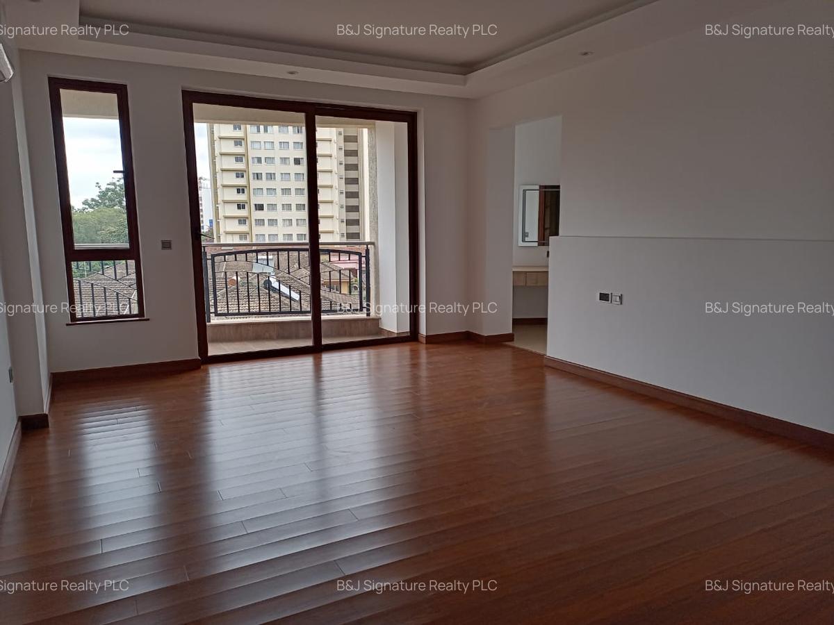 4 Bed Apartment with En Suite in General Mathenge - 17