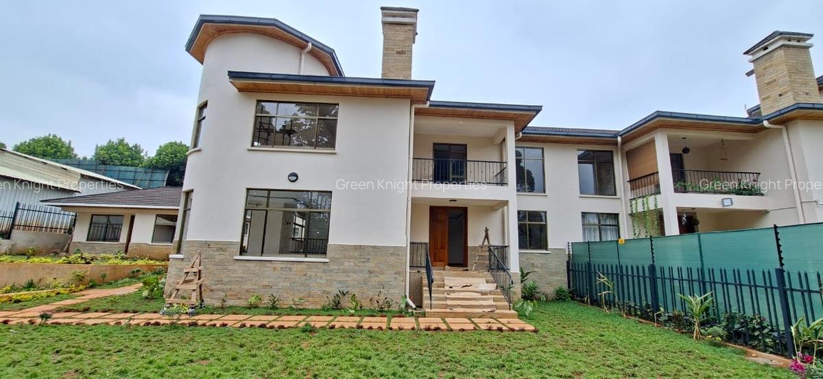 4 Bed House with En Suite in Nyari - 1