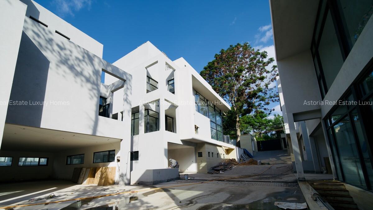 5 Bed Villa with En Suite at 2026-187 * 11.07 - 7