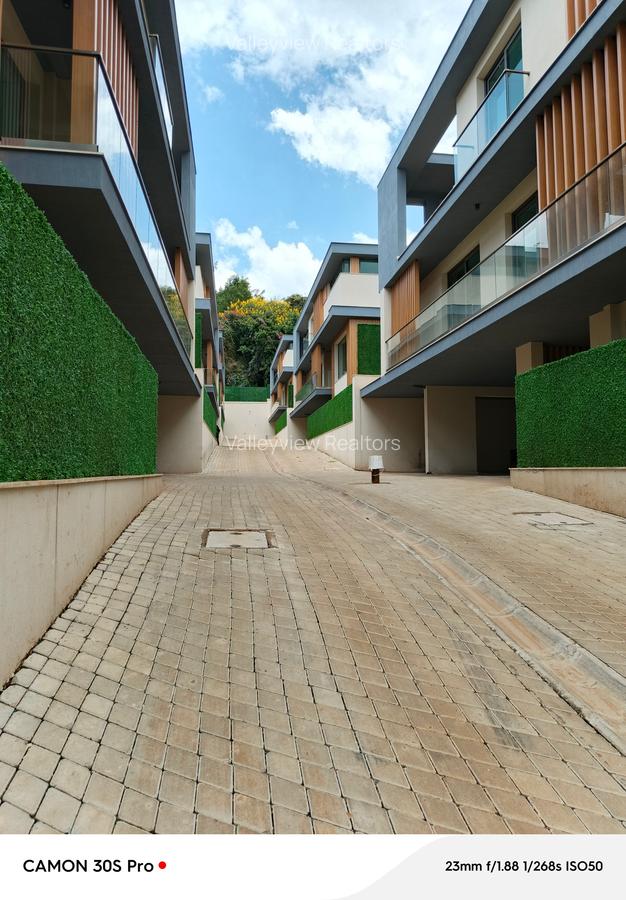 5 Bed Townhouse with En Suite at Lavington - 5