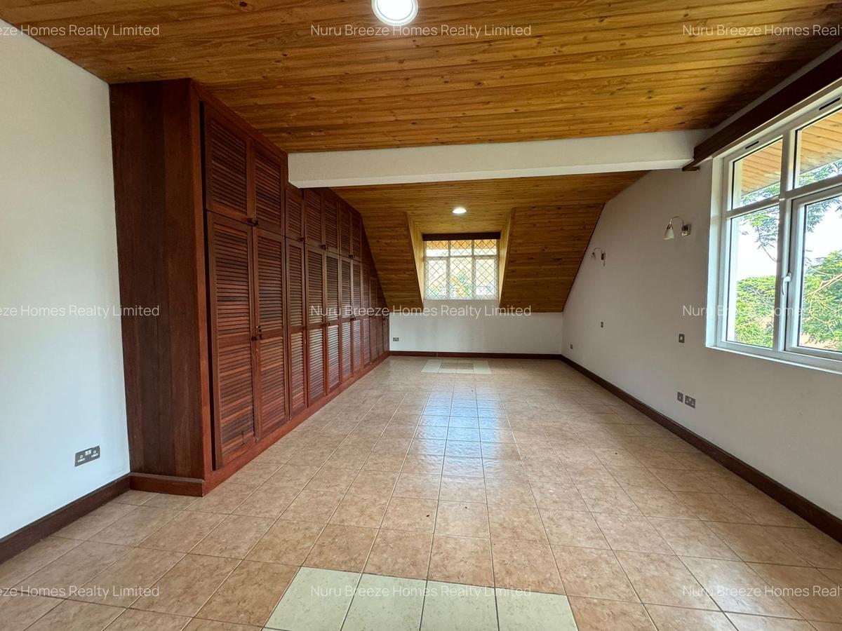 5 Bed Townhouse with En Suite in Rosslyn - 10