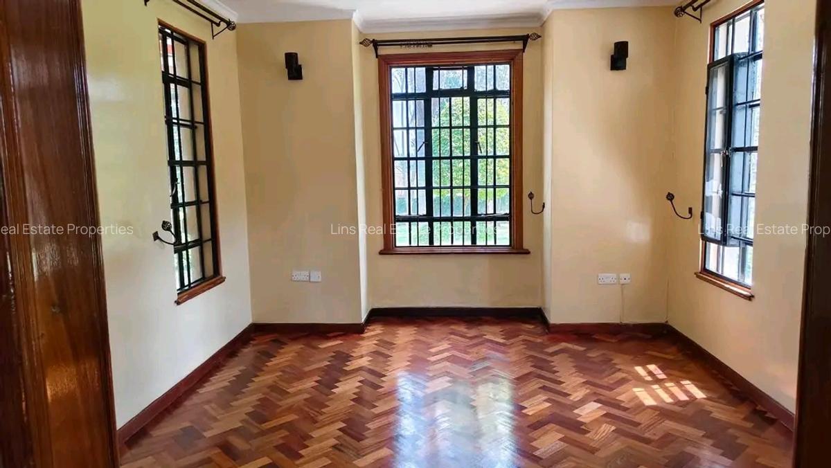 5 Bed Townhouse with En Suite in Runda - 13