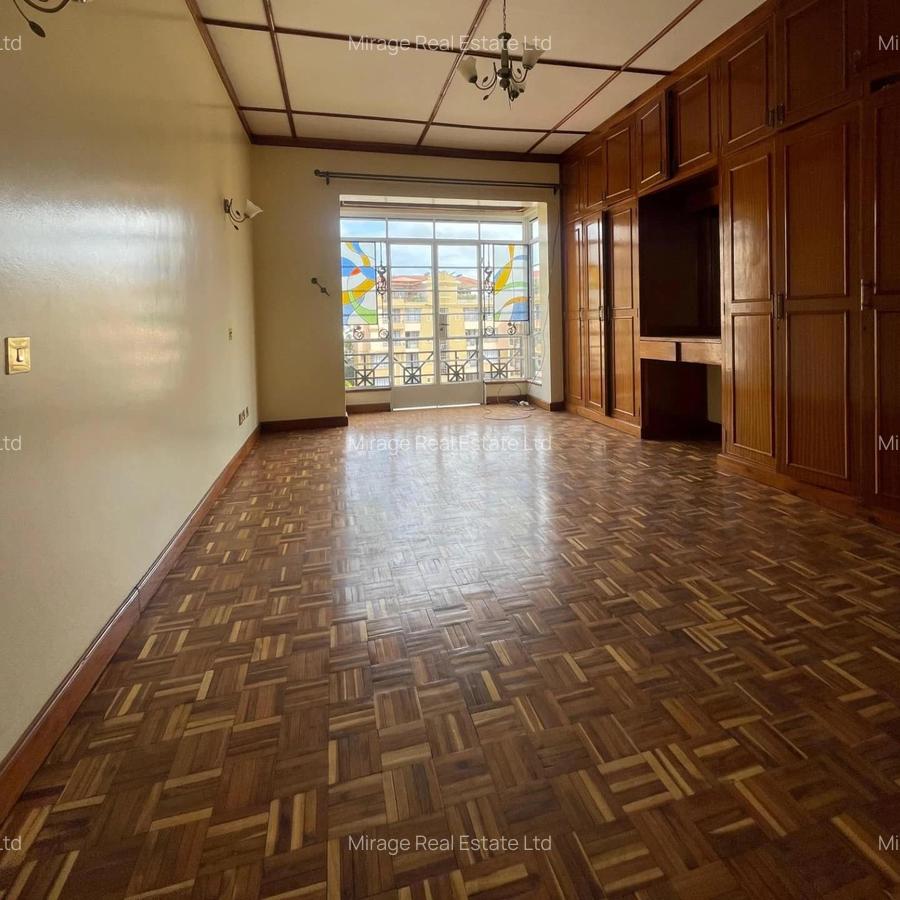 3 Bed Apartment with Parking in Riverside - 2