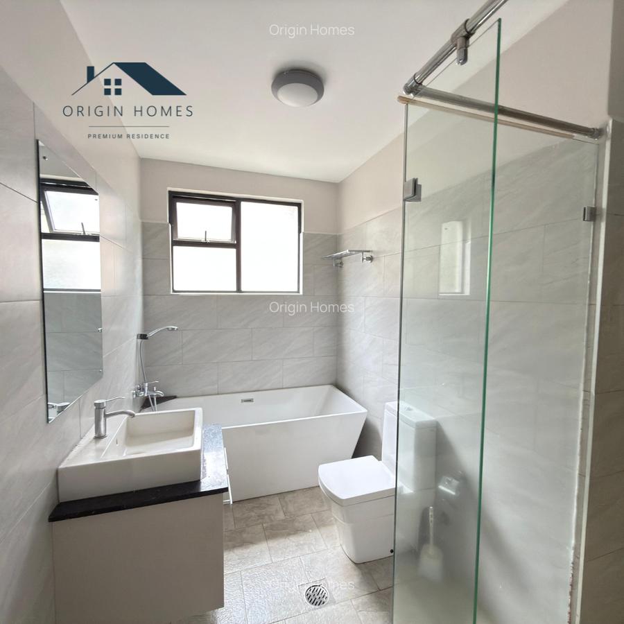 3 Bed Apartment with En Suite at Lavington - 6