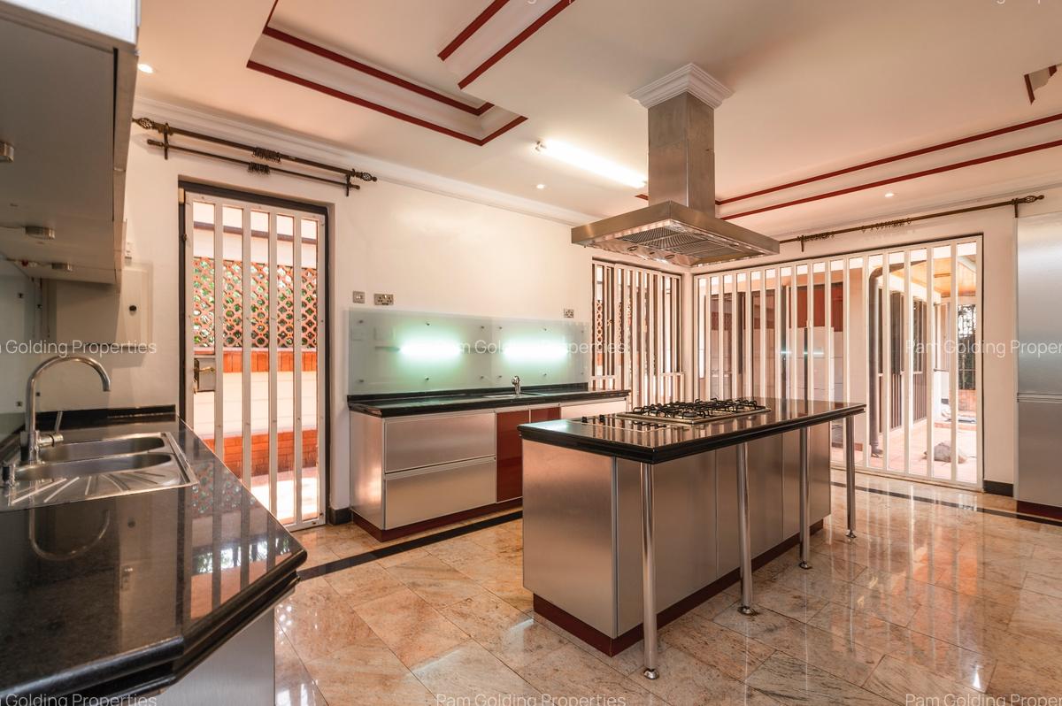 5 Bed House with En Suite in Runda - 6