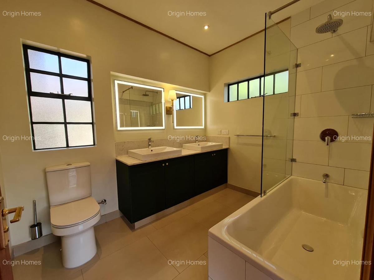 4 Bed House with En Suite at Lavington - 17