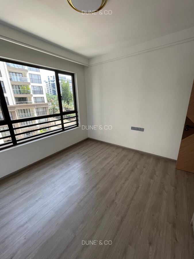 2 Bed Apartment with En Suite in Riverside - 12