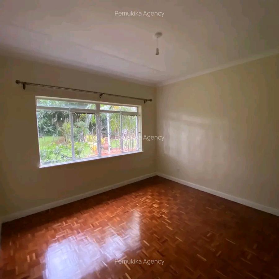 4 Bed Villa in Rosslyn - 6