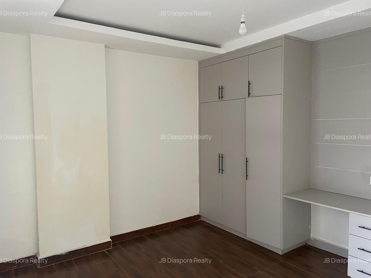4 Bed Apartment with En Suite in Parklands - 1