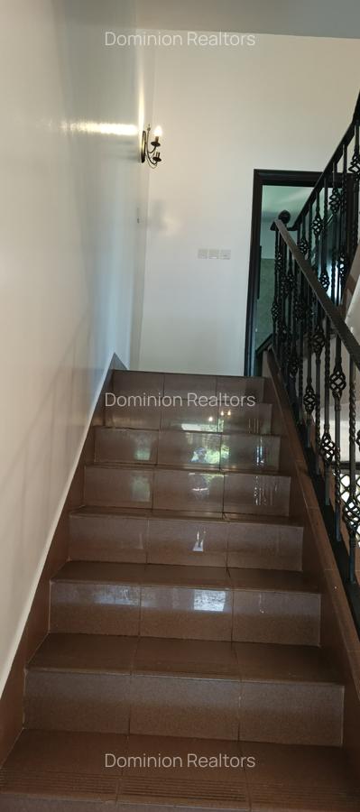 4 Bed Townhouse with En Suite in Westlands Area - 12