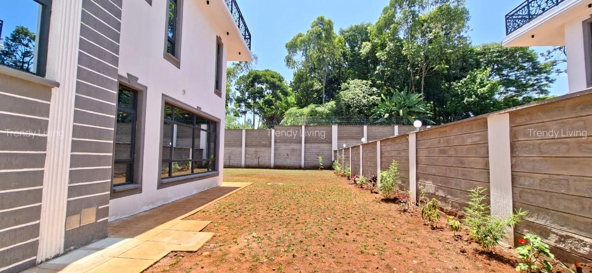 5 Bed Townhouse with En Suite in Lavington - 4