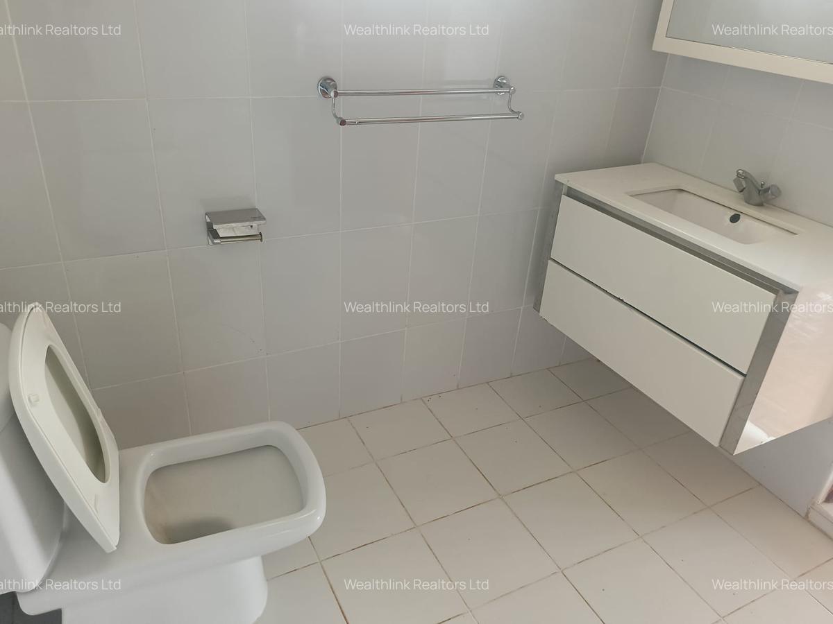4 Bed Townhouse with En Suite at Redhill - 11