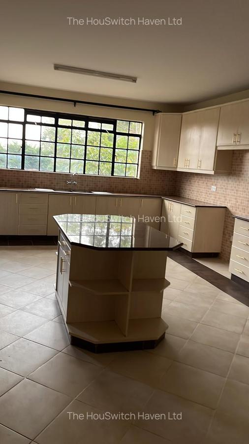 3 Bed Apartment with Swimming Pool at Near Brookside Gardens - 9