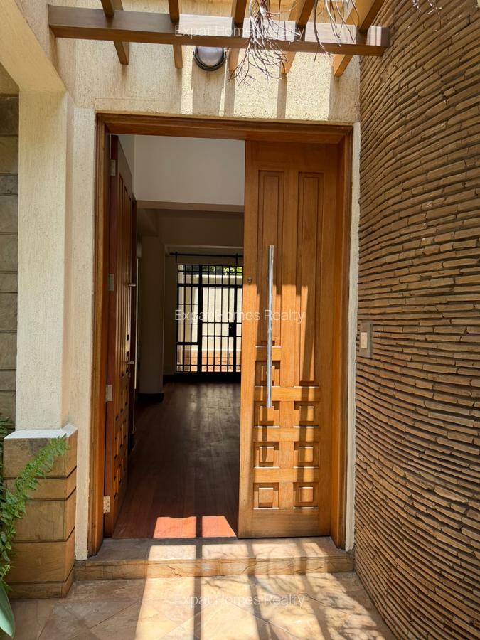 5 Bed Townhouse with En Suite in Lavington - 2