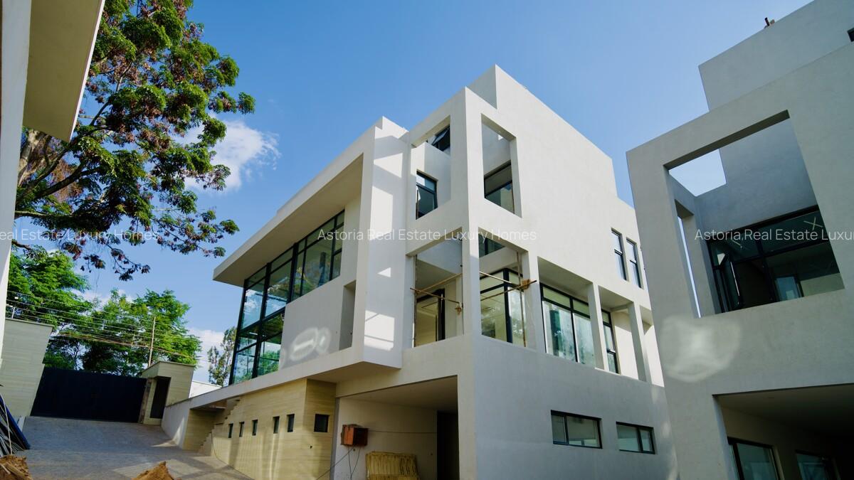 5 Bed Villa with En Suite at 2026-187 * 11.07 - 9