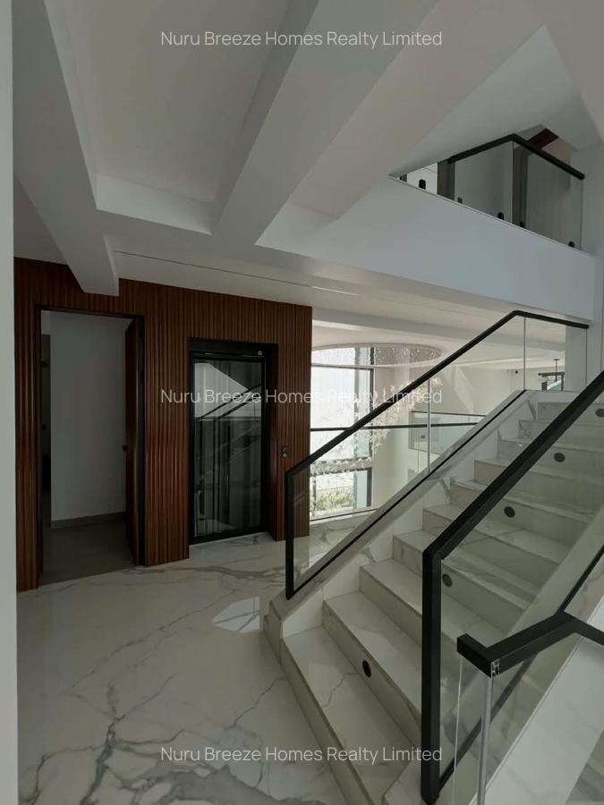 6 Bed Villa with En Suite in Lavington - 5