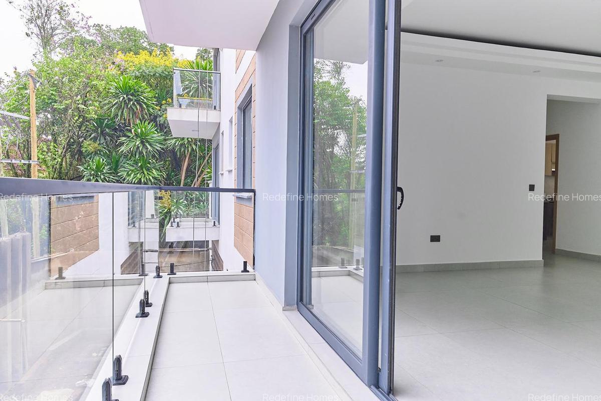 3 Bed Apartment with En Suite at Brookside - 3