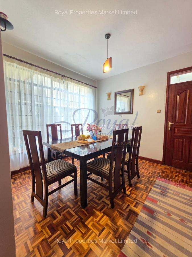 4 Bed House with En Suite in Lavington - 3