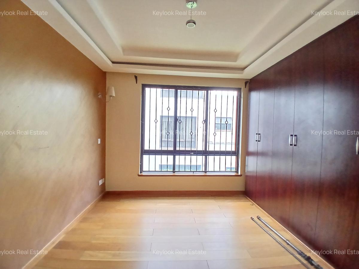 4 Bed Townhouse with En Suite at Lavington Green - 13