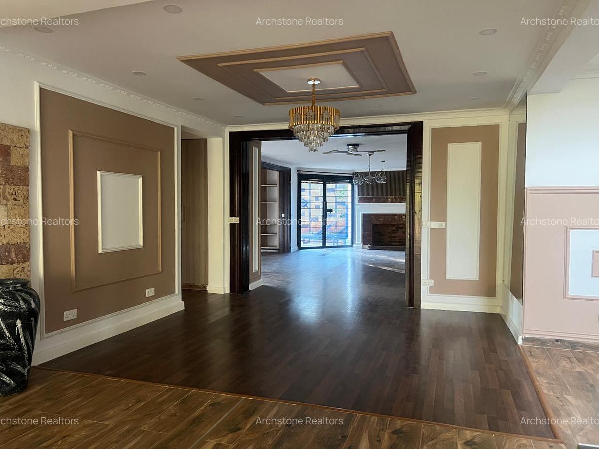 6 Bed House with En Suite in Runda - 11