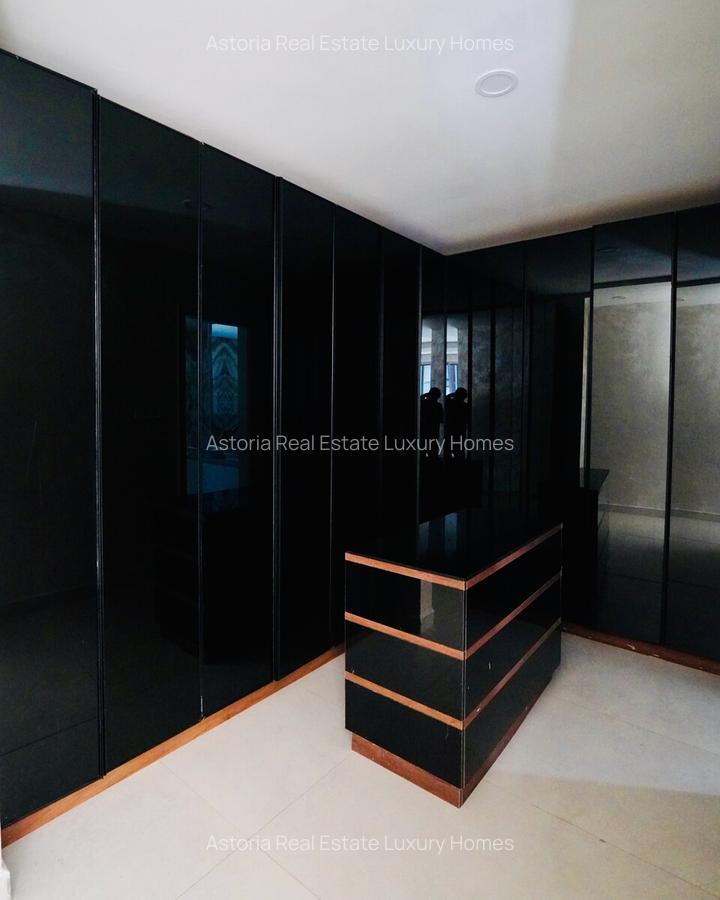 4 Bed Apartment with En Suite at 2026-510 - 19