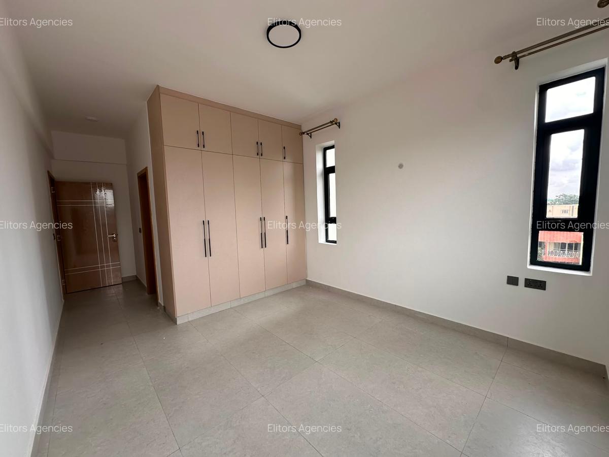 3 Bed Apartment with En Suite at Brookside Drive - 15