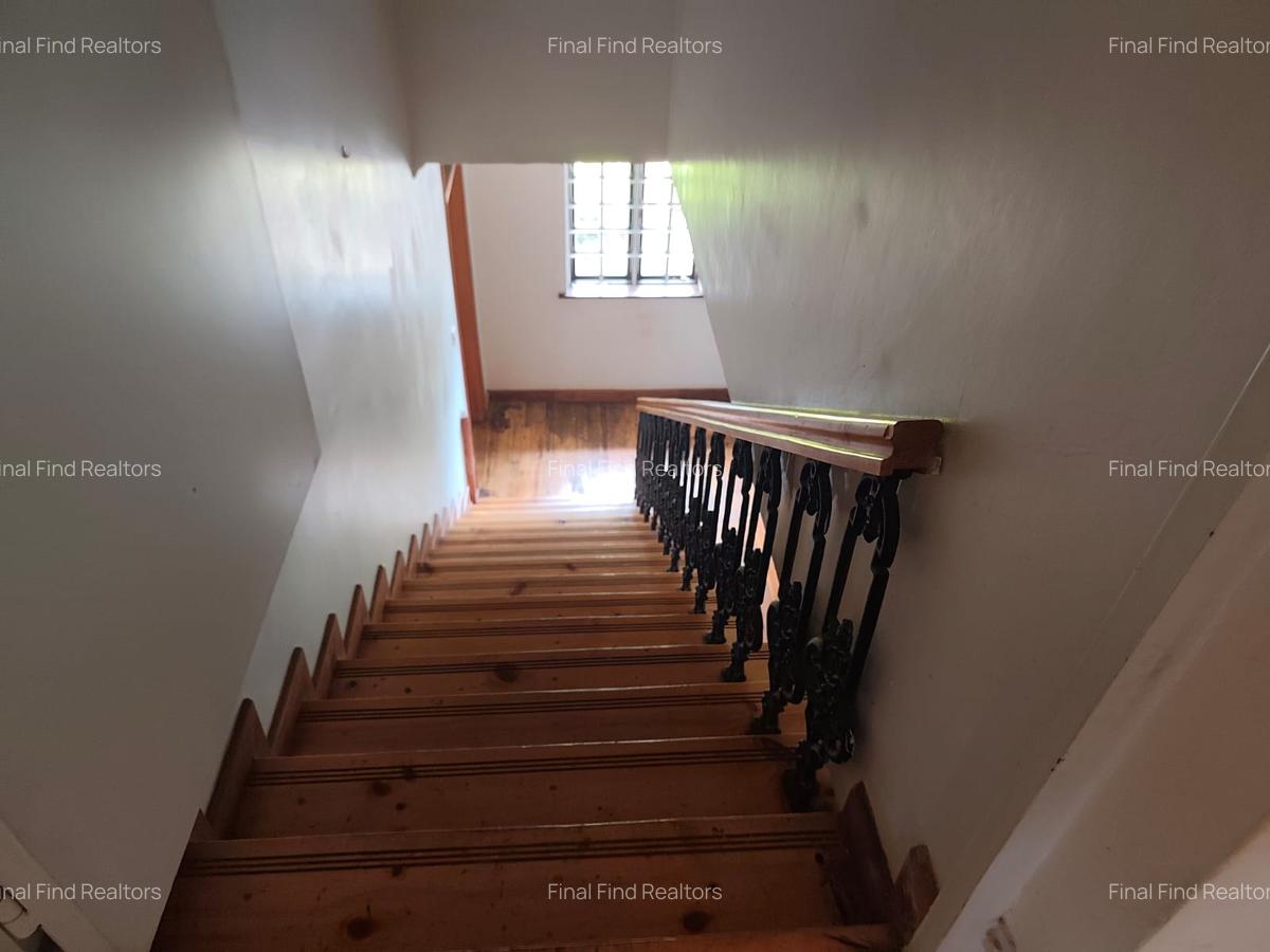 7 Bed House with En Suite in Runda - 18