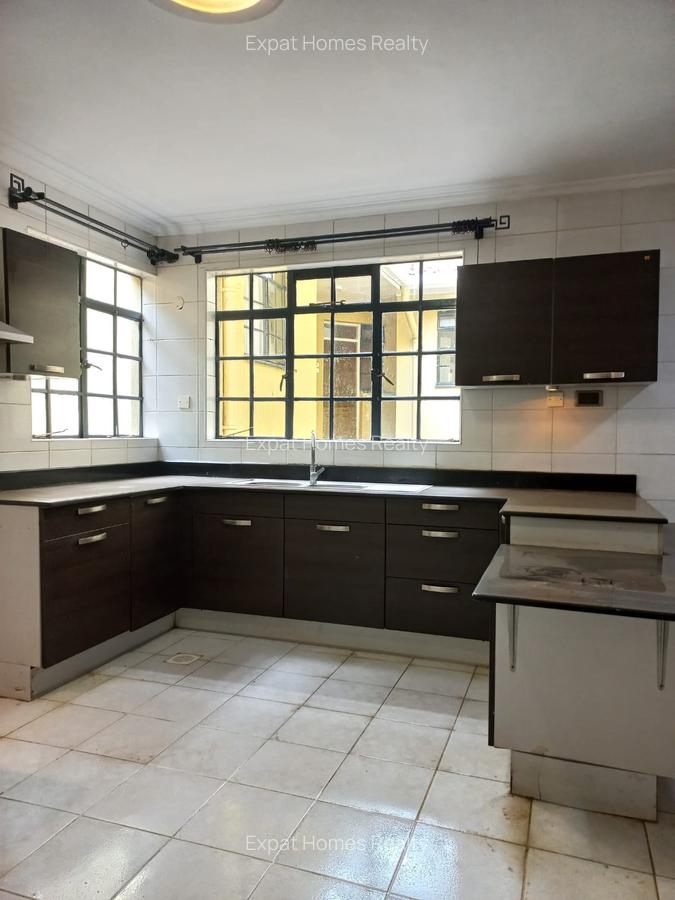 5 Bed Villa with En Suite in Lavington - 8