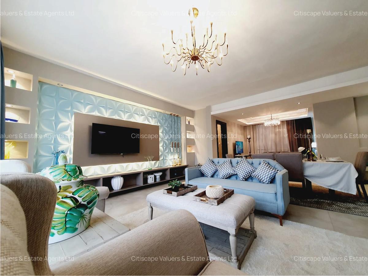 3 Bed Apartment with Swimming Pool in Riverside - 4