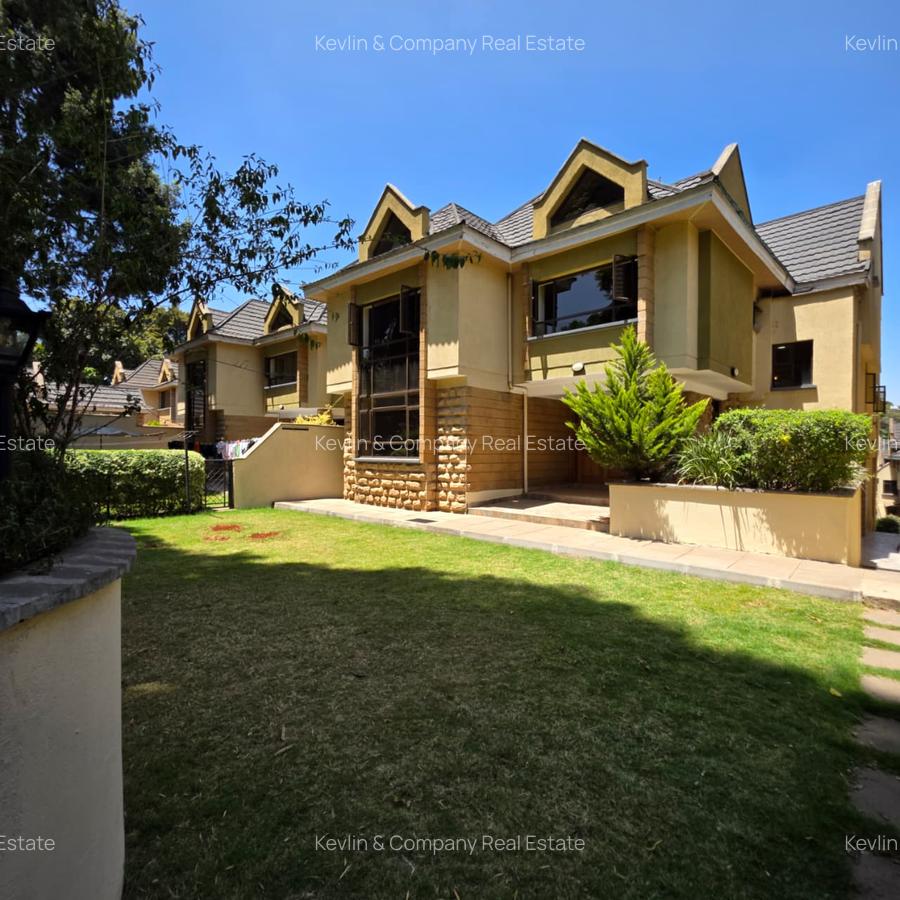 5 Bed Townhouse with En Suite in Lavington - 3