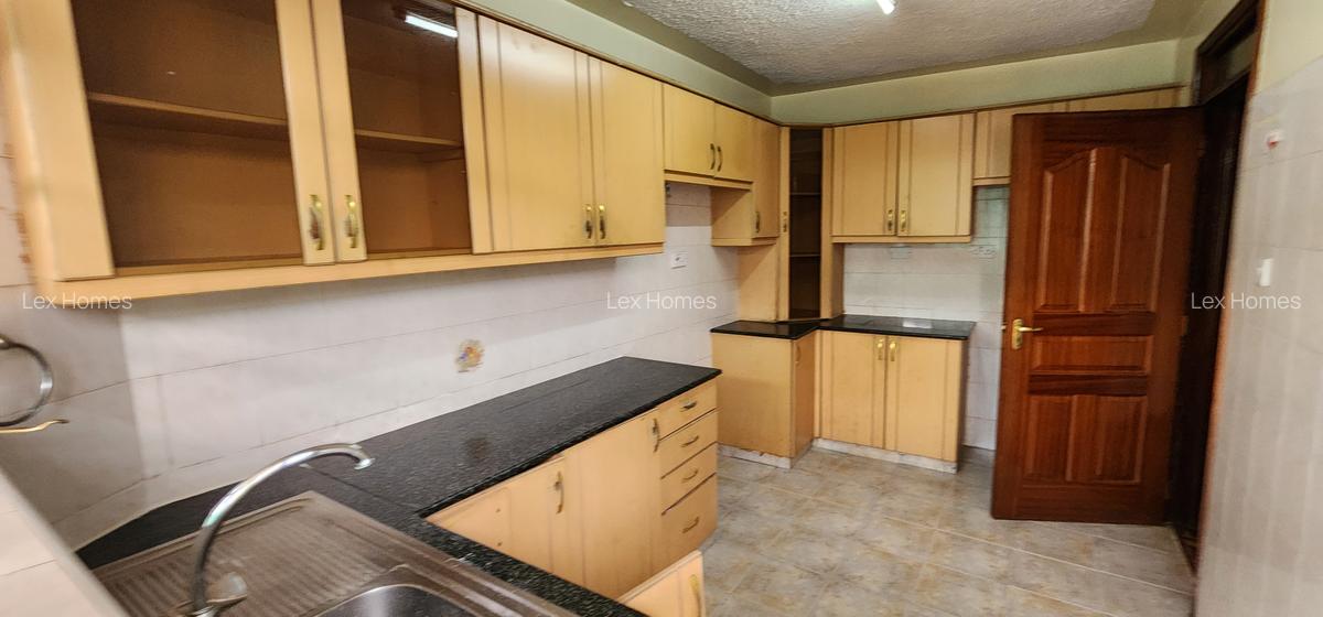 3 Bed Apartment with En Suite at Garden Estate Road - 6