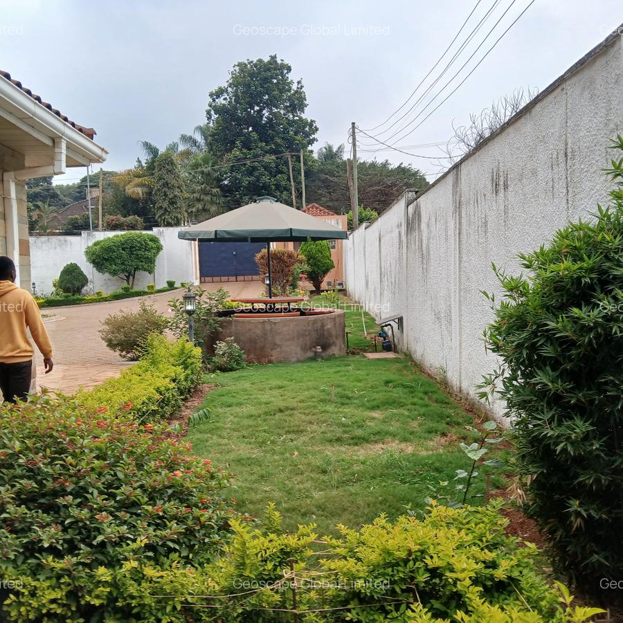 5 Bed House with En Suite in Runda - 13