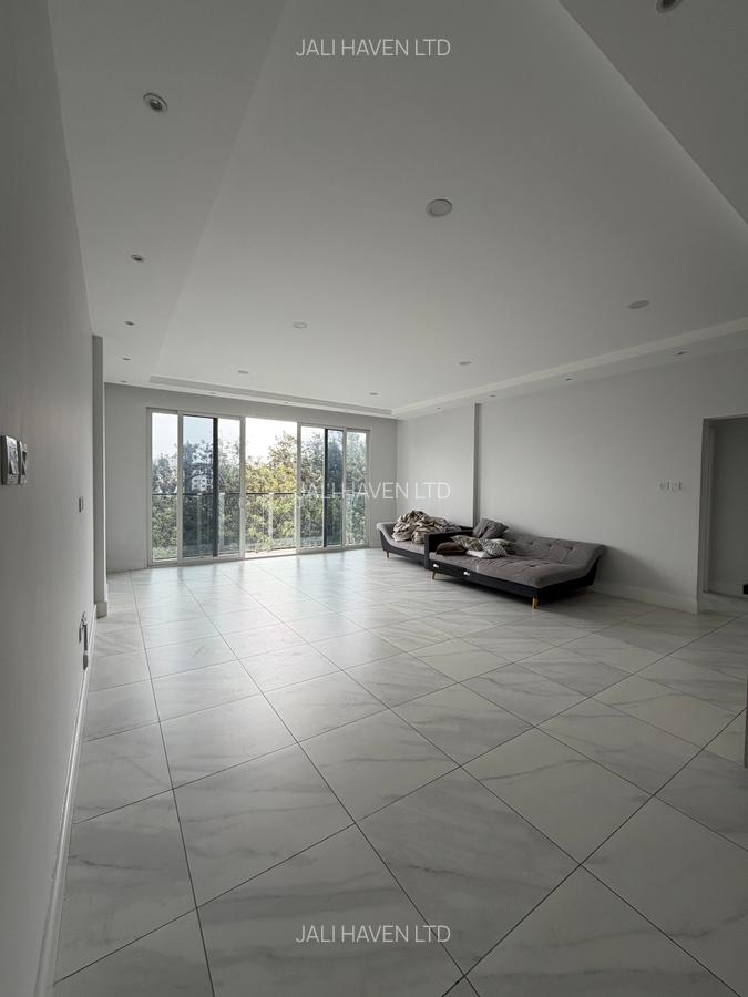 3 Bed Apartment with En Suite in Westlands Area - 1