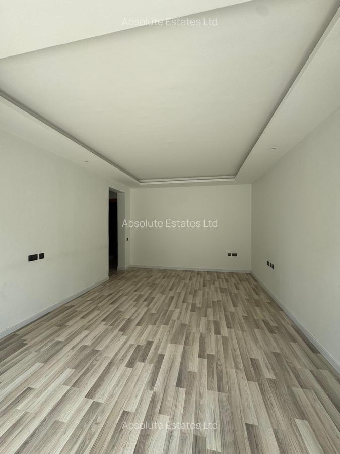 5 Bed Townhouse with En Suite in Lavington - 7