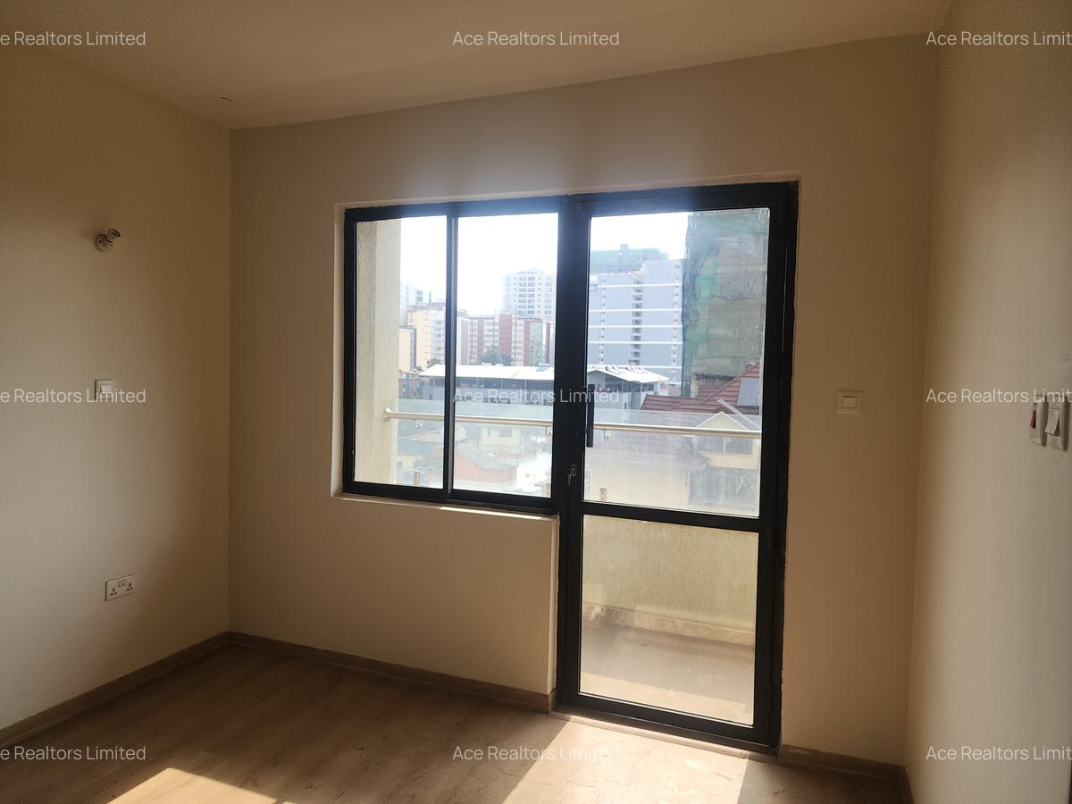 5 Bed Apartment with En Suite at Parklands - 13